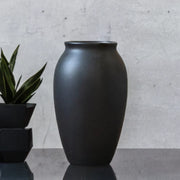 Petit Vase Noir