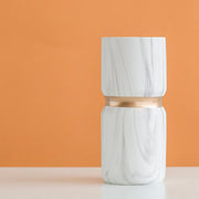 vase blanc droit