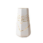 vase blanc et dore