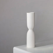 vase blanc long