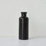 vase noir forme bouteille