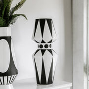 vase noir et blanc