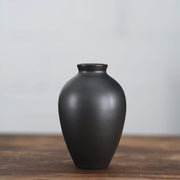 vase noir opaque