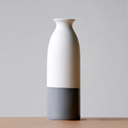 vase blanc et gris